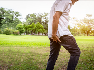 Embarrassed Of Jock Itch In Public Places? Here Are 9 Home Remedies To Get Rid Of It