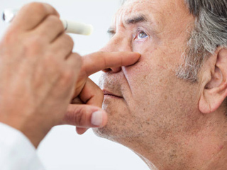 Want To Prevent Cataract? Try These 8 Natural Ways At Home