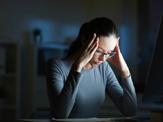 Tackling Anxiety? Here Are 8 Effective Natural Ways That Can Help 