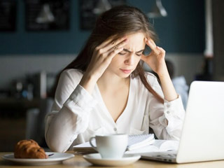 Suffering From Headache? Check Out These 8 Quick And Easy Home Remedies