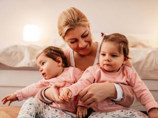 Going To Have Twins? Here Is Twins Breastfeeding Tips For New Moms