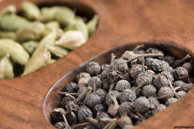 सोंठ, काली मिर्च व इलायची पाउडर