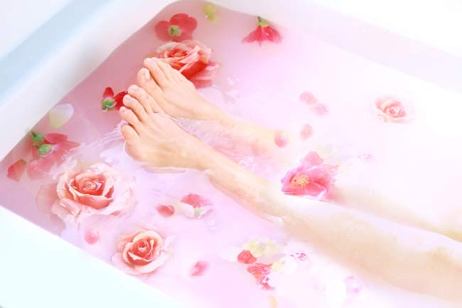 Cucumber Juice and Rose Water Pack