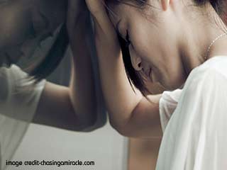 डिप्रेशन के कारण और उस पर काबू करने के उपाय