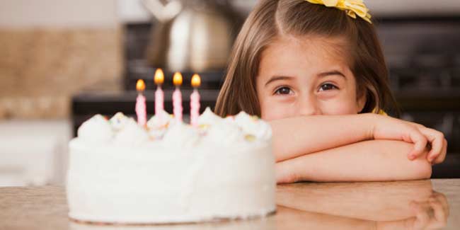 Give your Princess the Best Eggless Queen Cake on her Birthday with this Recipe
