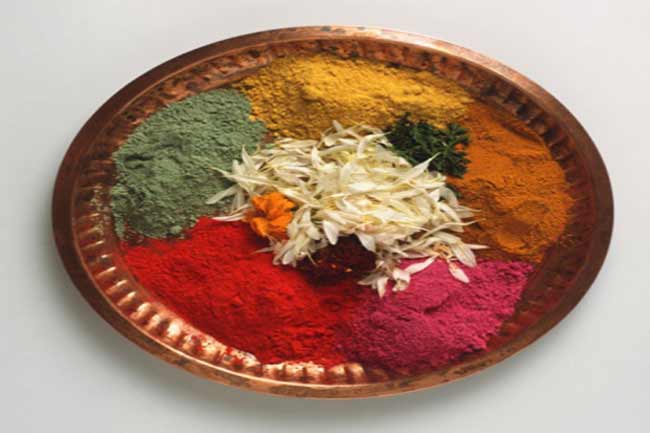 घर पर बनाएं नेचुरल रंग