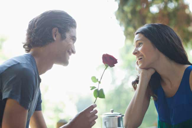 डेटिंग के सस्ते और मजेदार टिप्स