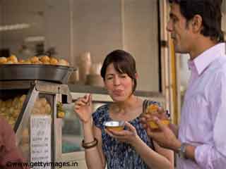 How to Manage Food Allergies When Traveling 