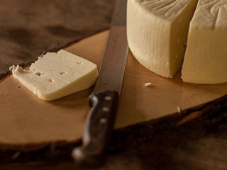 Consuming High-fat Dairy Foods is linked to Reduced Risk of Type 2 Diabetes
