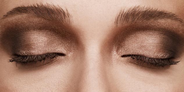 प्रोट्रूडिंग आईज Protuding eyes in Hindi