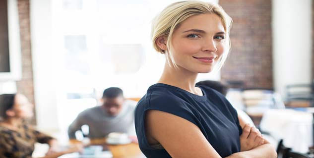 खुश सहकर्मी coworkers in hindi