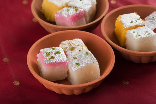 नारियल की बर्फी