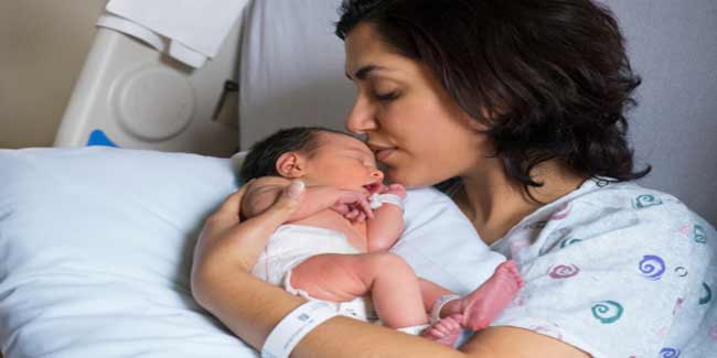 डिलीवरी के बाद महिलाओं में होते हैं ये बदलाव