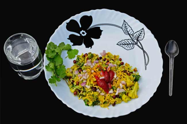हल्का नाश्ता लेते हैं
