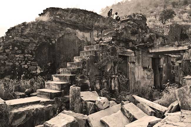 प्रेतवाधित (हॉंटिड) जगह की यात्रा