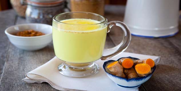 हल्दी वाला दूध turmeric milk in hindi