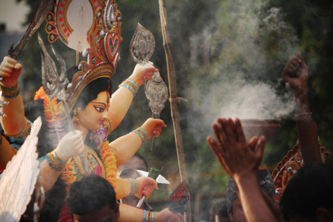 बॉलीवुड की गलियों में मां जगदम्बे की शोभा