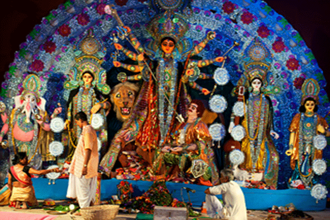 भव्य दुर्गा पूजा और बंगाल