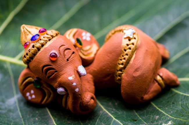 इन जगहों व चीजों के सामने ना करें सेक्स