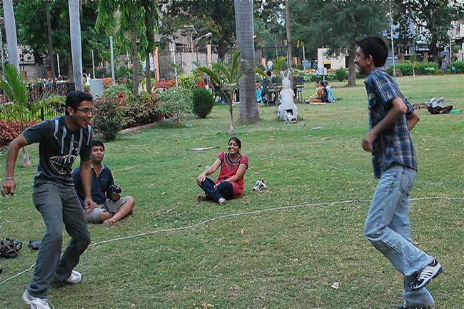 मुश्किलों से जूझना : लंगड़ी टांग