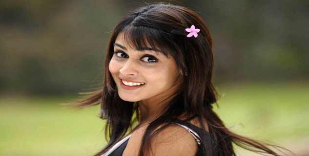 Genelia D'sauza जेनेलिया डिसुजा