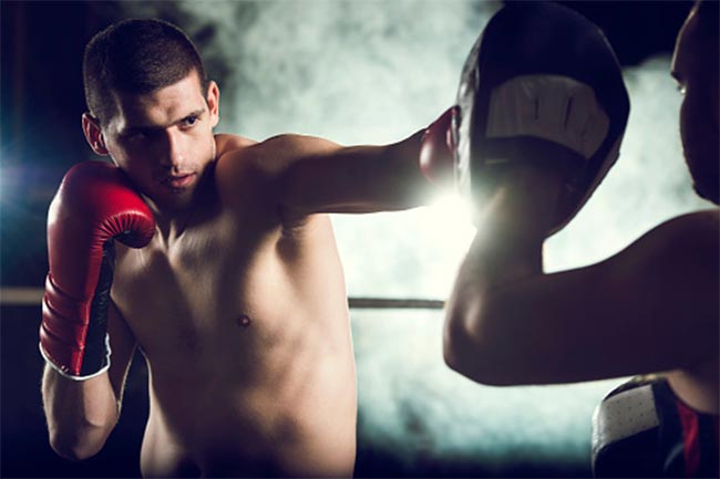 किकबॉक्सिंग के फायदे (benefits of kickboxing)