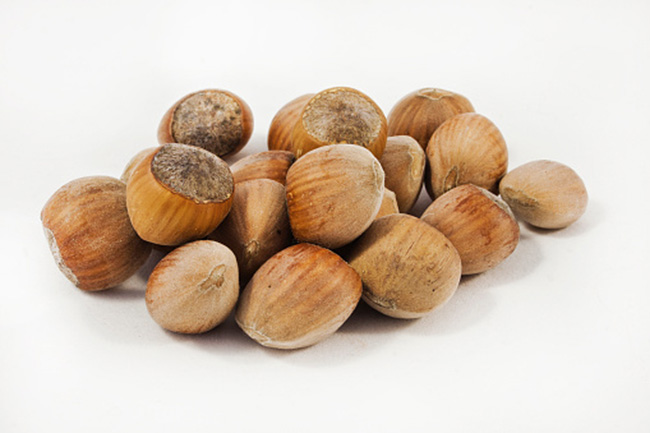 amazing-health-benefits-of-hazelnuts-in-hindi