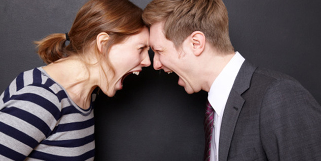 पति-पत्नी के बीच झगड़ा shouting couple in hindi