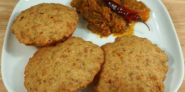 जानें कैसे बनाएं स्वादिष्ट दाल भरी पूरियां