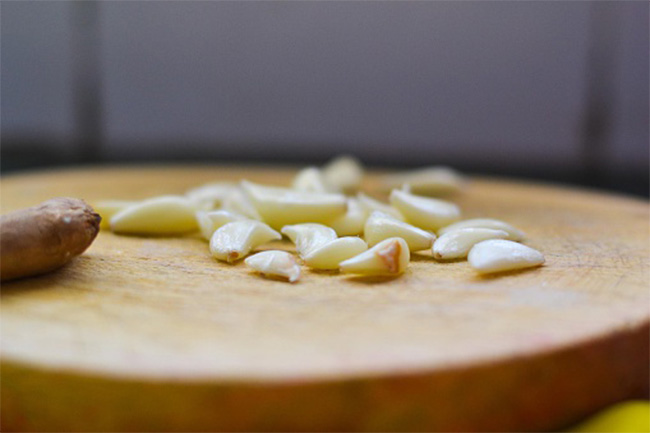 लहसुन से उपचार (Garlic)