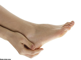 Home remedies to get rid of cracked heels