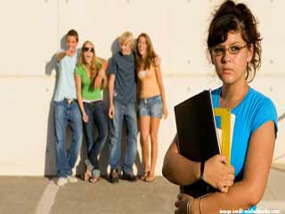 बच्चों को पीयर प्रेशर से कैसे बचाएं