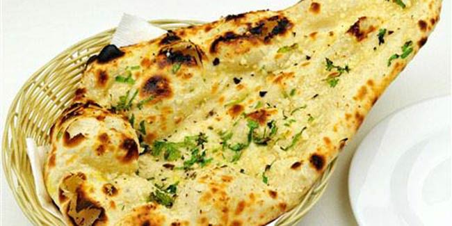 घर पर ही गार्लिक नान है बनाना, तो ये टिप्स आजमाना
