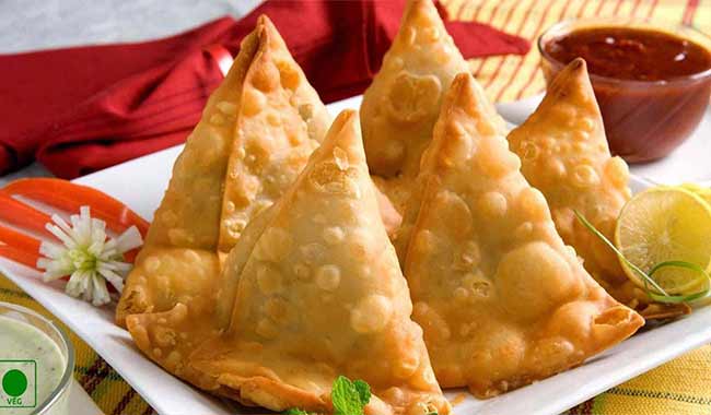मिडल ईस्ट से आया था समोसा और पॉर्चगीज़ लाए थे आलू, इन 5 फूड्स के फैक्ट्स