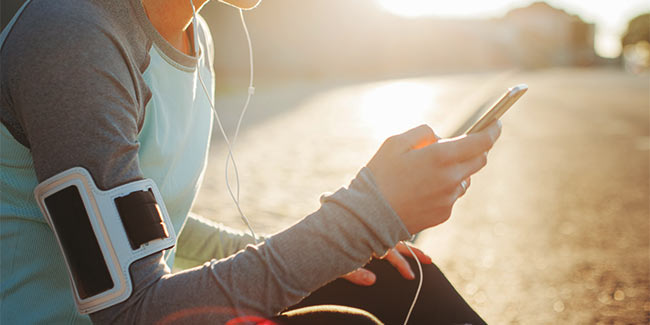 Smart healthcare gadgets: Fitness on the go