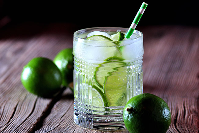 Lemon juice to control high levels of uric acid