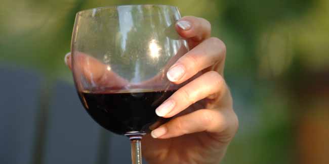 अल्कोहल को इसमें मिलाकर कभी न पिएं, ये हैं साइ़ड इफेक्ट्स