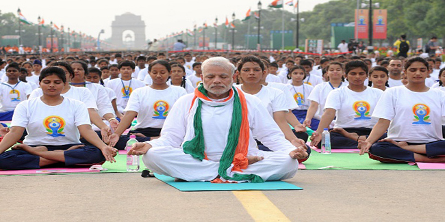 पीएम मोदी ने 'वृक्षासन' योग का वीडियो किया ट्विट, जानें इसके फायदे