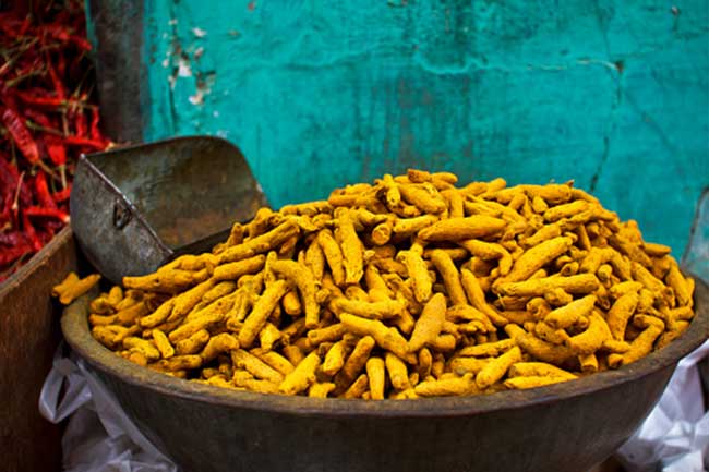 हल्दी का पानी