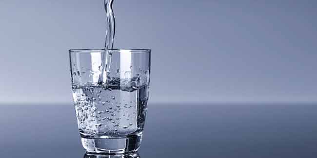 पानी के सेवन से जुड़े कुछ मिथ और तथ्य