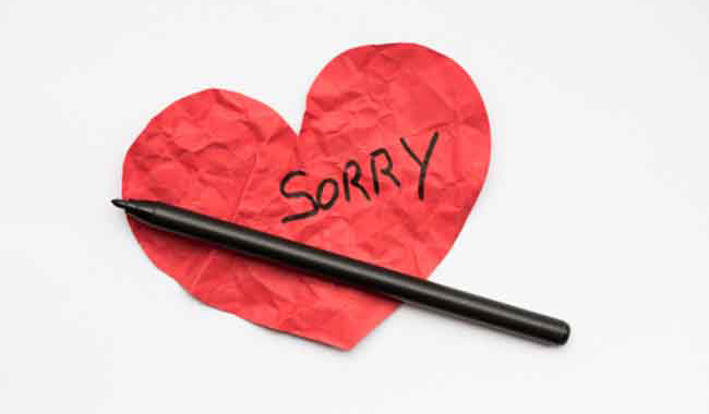 बार-बार sorry बोलने से खराब होते हैं रिश्ते, जानिए क्यों