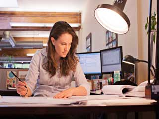 दफ्तर में बैठकर काम करने वालों को हमेशा फिट रखेंगी ये 5 जरूरी बातें, कई बीमारियों से बच जाएंगे 