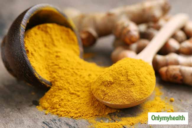 Remove blackheads with Turmeric