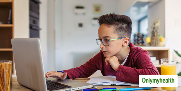 children using laptop