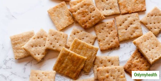 insidealmondcrackers