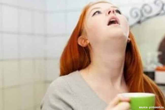 8. नमक के पानी से गरारे (Gargle with Salt Water)