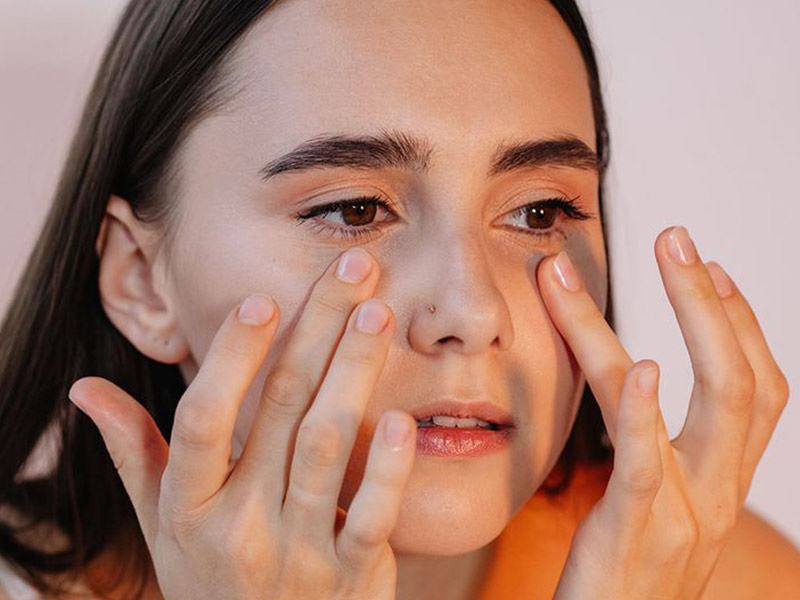 5 Effective Tips To Stay Away From Puffy Eyes