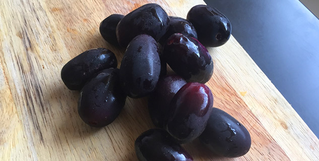 Who should avoid consuming jamun or java plum