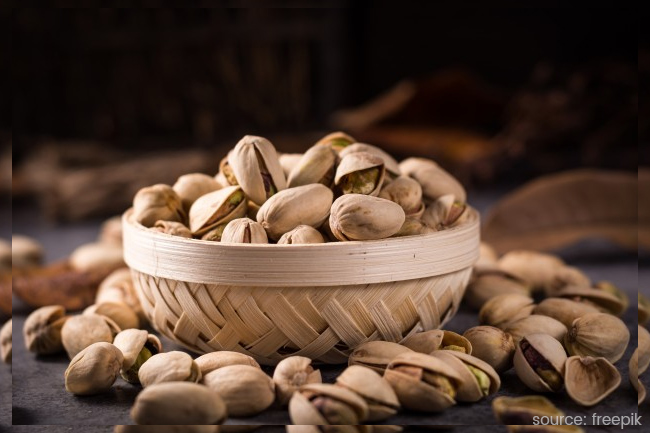 6. 20 पिस्ते में 80 कैलोरीज होती हैं (Pistachio)
