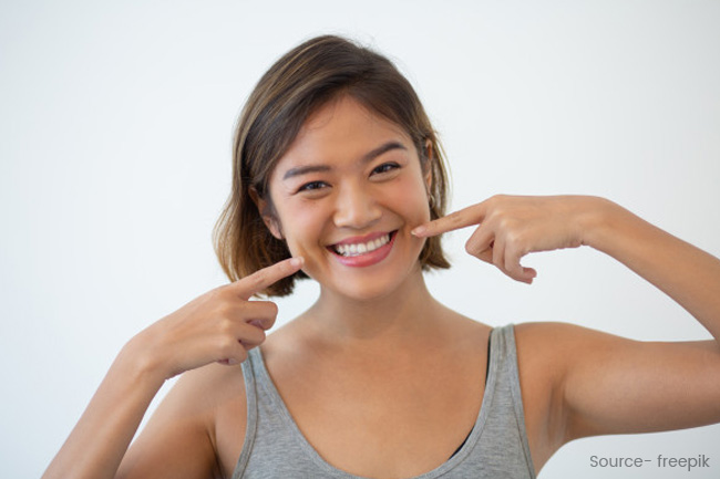 2.ओरल हेल्थ में सुधार करे (Coconut Oil Improve Oral Health)